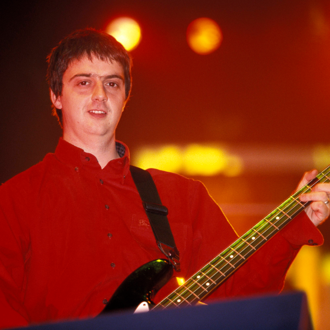 Guigsy Quits Oasis as Two Founding Members Leave